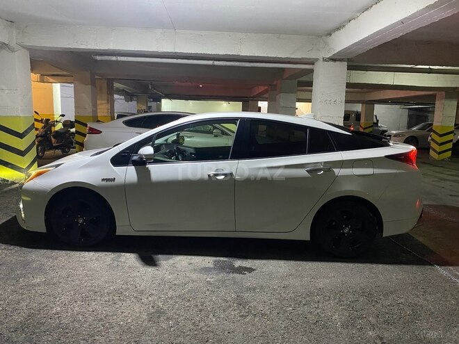 Toyota Prius 2017, 145,000 km - 1.8 l - Bakı