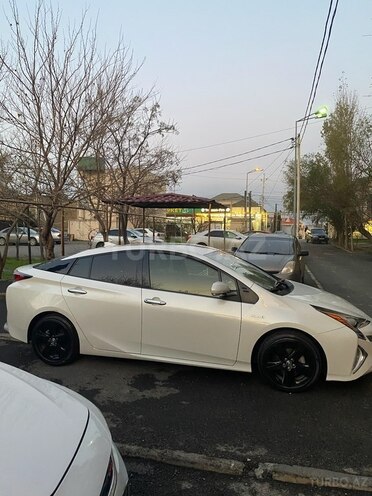Toyota Prius 2017, 145,000 km - 1.8 l - Bakı