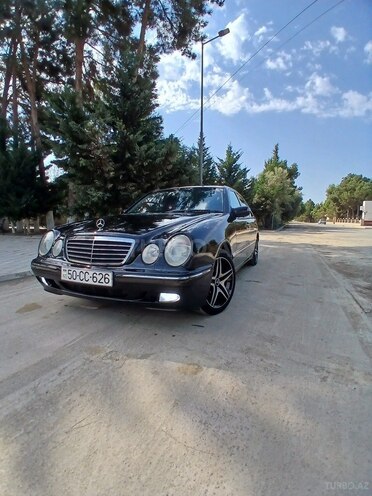 Mercedes E 240 1999, 400,317 km - 2.4 l - Salyan