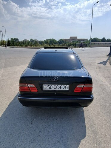 Mercedes E 240 1999, 400,317 km - 2.4 l - Salyan
