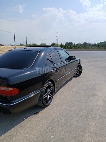 Mercedes E 240 1999, 400,317 km - 2.4 l - Salyan
