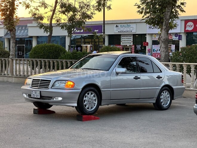 Mercedes C 230 2000, 260,000 km - 2.3 l - Saatlı