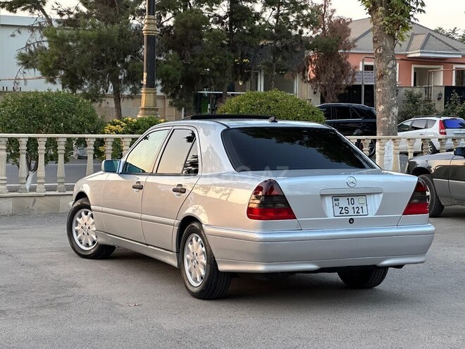 Mercedes C 230 2000, 260,000 km - 2.3 l - Saatlı