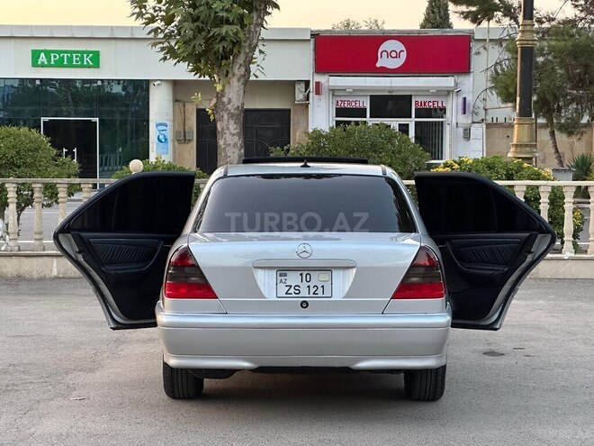 Mercedes C 230 2000, 260,000 km - 2.3 l - Saatlı
