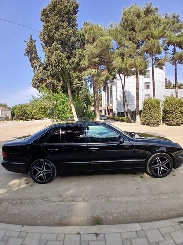 Mercedes E 240 1999, 400,317 km - 2.4 l - Salyan