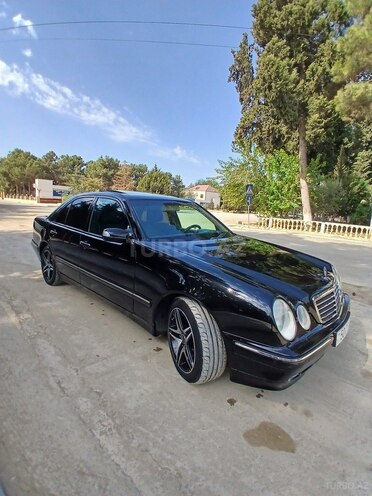 Mercedes E 240 1999, 400,317 km - 2.4 l - Salyan
