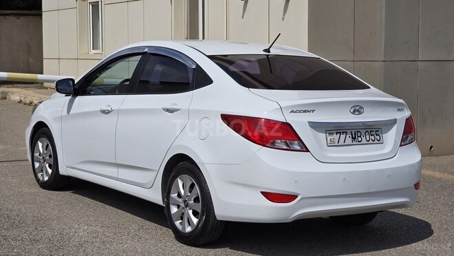 Hyundai Accent 2015, 110,000 km - 1.4 л - Bakı