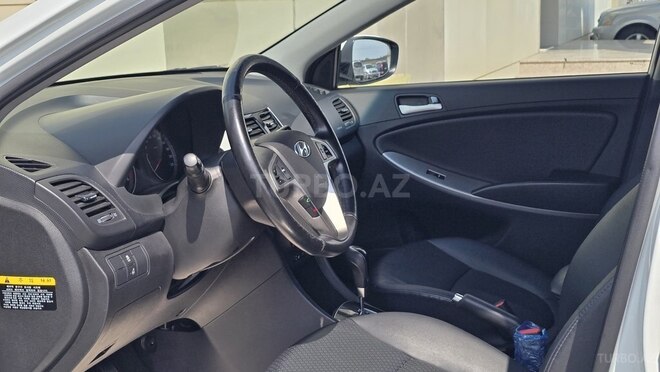 Hyundai Accent 2015, 110,000 km - 1.4 л - Bakı