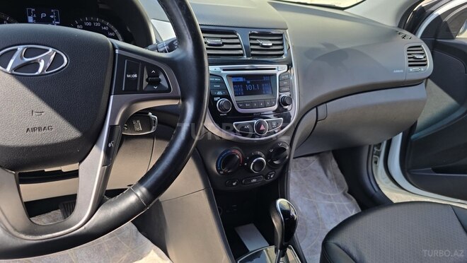 Hyundai Accent 2015, 110,000 km - 1.4 л - Bakı