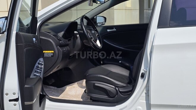Hyundai Accent 2015, 110,000 km - 1.4 л - Bakı