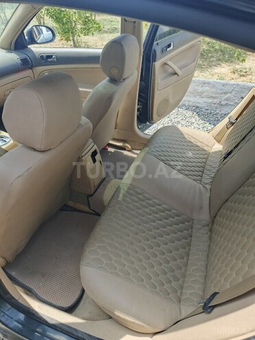 Volkswagen Passat 2004, 560,650 km - 1.8 l - Hacıqabul