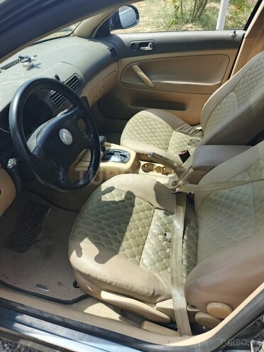 Volkswagen Passat 2004, 560,650 km - 1.8 l - Hacıqabul