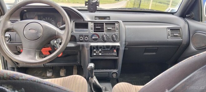 Ford Escort 1995, 374,161 km - 1.6 l - İsmayıllı