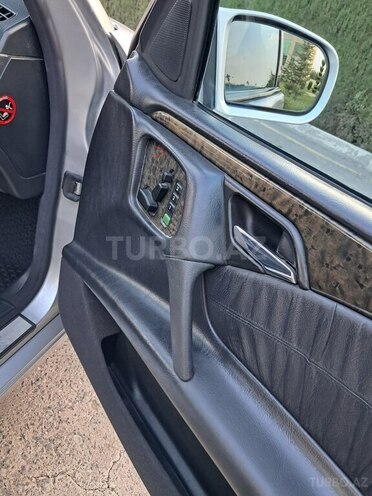 Mercedes E 270 2001, 332,000 km - 2.7 l - Ağcabədi