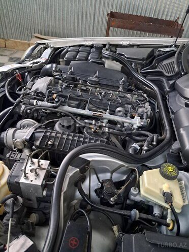 Mercedes E 270 2001, 332,000 km - 2.7 l - Ağcabədi
