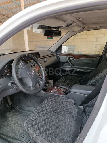 Mercedes E 200 2001, 497,505 km - 2.2 л - Şamaxı