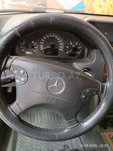 Mercedes E 200 2001, 497,505 km - 2.2 л - Şamaxı