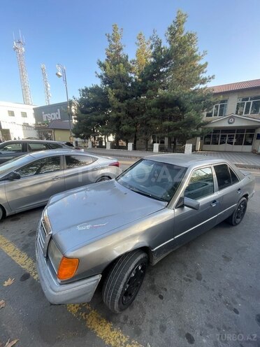Mercedes E 200 1993, 400,000 km - 2.0 l - Qəbələ