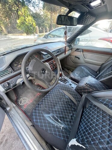 Mercedes E 200 1993, 400,000 km - 2.0 l - Qəbələ