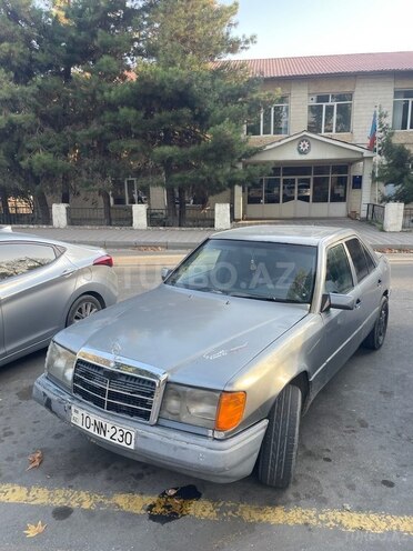 Mercedes E 200 1993, 400,000 km - 2.0 l - Qəbələ
