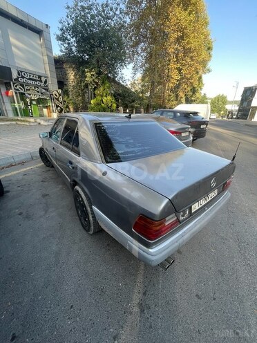 Mercedes E 200 1993, 400,000 km - 2.0 l - Qəbələ