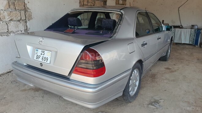 Mercedes C 200 2000, 250,000 km - 2.0 l - Beyləqan
