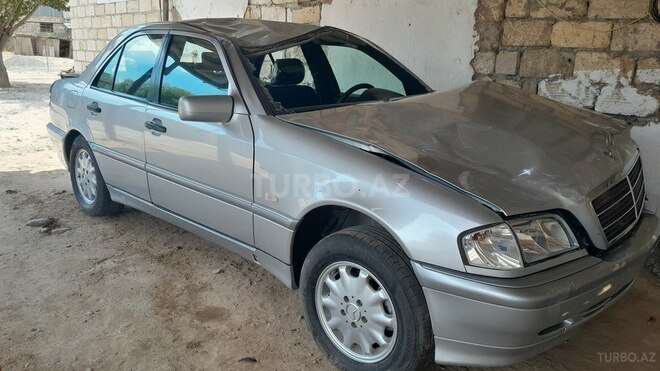 Mercedes C 200 2000, 250,000 km - 2.0 l - Beyləqan
