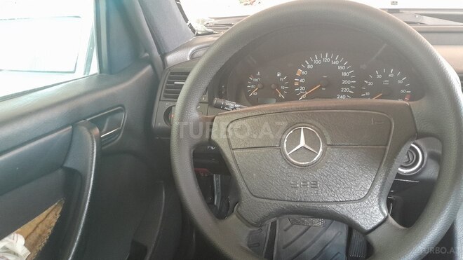Mercedes C 200 2000, 250,000 km - 2.0 l - Beyləqan