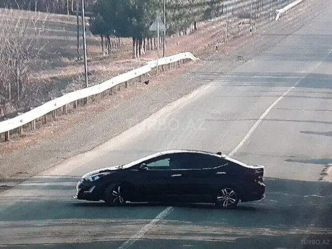 Hyundai Elantra 2015, 293,000 km - 1.8 л - Bakı