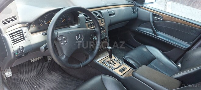 Mercedes E 270 2000, 229,000 km - 2.7 l - Bakı