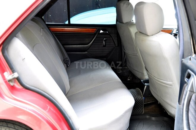 Mercedes E 230 1993, 576,000 km - 2.3 l - Şamaxı