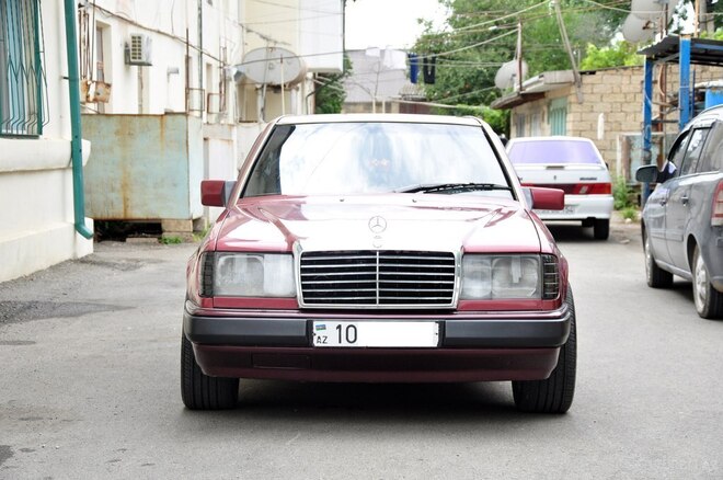 Mercedes E 230 1993, 576,000 km - 2.3 l - Şamaxı