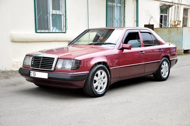 Mercedes E 230 1993, 576,000 km - 2.3 l - Şamaxı