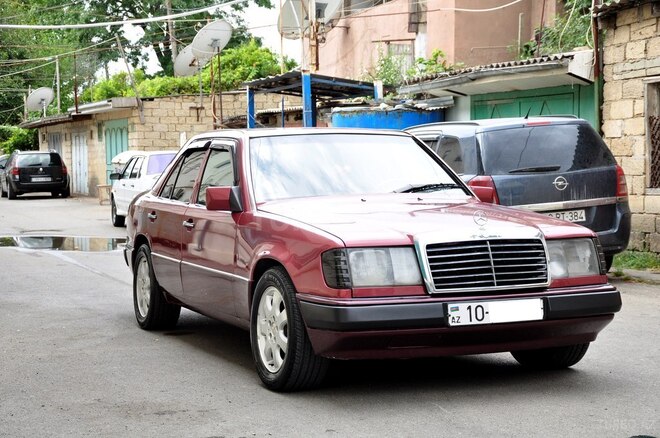 Mercedes E 230 1993, 576,000 km - 2.3 l - Şamaxı