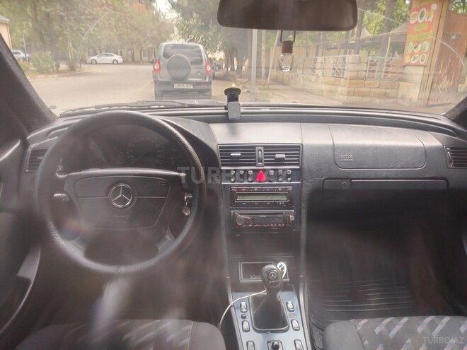 Mercedes C 220 1999, 158,000 km - 2.1 л - Ağcabədi