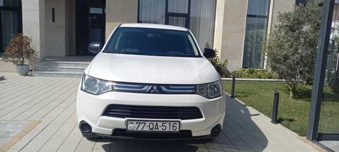 Mitsubishi Outlander 2015, 370,000 km - 3.0 л - Bakı