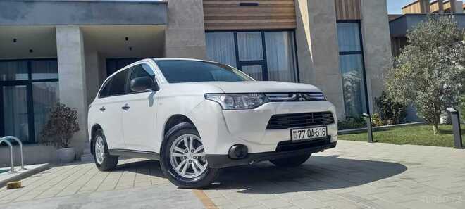 Mitsubishi Outlander 2015, 370,000 km - 3.0 л - Bakı
