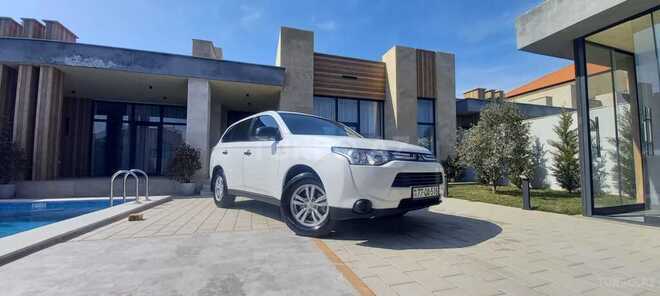 Mitsubishi Outlander 2015, 370,000 km - 3.0 л - Bakı
