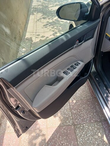 Hyundai Elantra 2017, 133,936 km - 2.0 л - Bakı