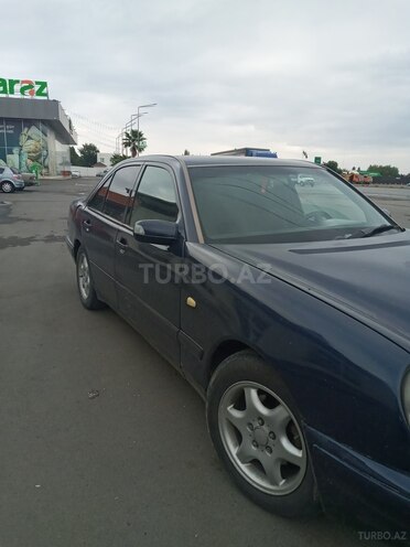 Mercedes E 220 1998, 697,777 km - 2.2 l - Ucar
