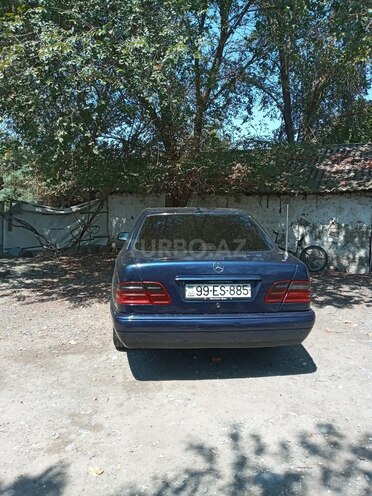 Mercedes E 220 1998, 697,777 km - 2.2 l - Ucar