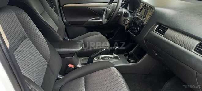 Mitsubishi Outlander 2015, 370,000 km - 3.0 л - Bakı