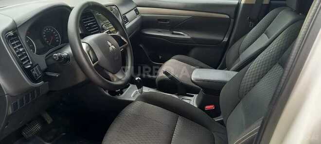 Mitsubishi Outlander 2015, 370,000 km - 3.0 л - Bakı