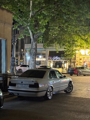 BMW 520 1991, 150,000 km - 2.0 l - Gəncə