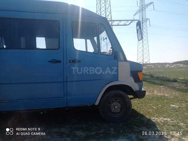 Mercedes 208 D 1991, 300,000 km - 2.5 l - Bakı