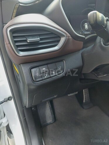 Hyundai Santa Fe 2018, 111,500 km - 2.0 л - Bakı