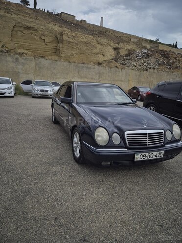 Mercedes E 240 1998, 272,542 km - 2.4 l - Bakı
