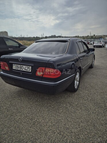 Mercedes E 240 1998, 272,542 km - 2.4 l - Bakı