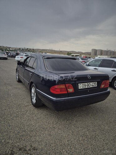 Mercedes E 240 1998, 272,542 km - 2.4 l - Bakı