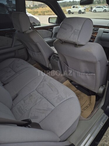 Mercedes E 240 1998, 272,542 km - 2.4 l - Bakı